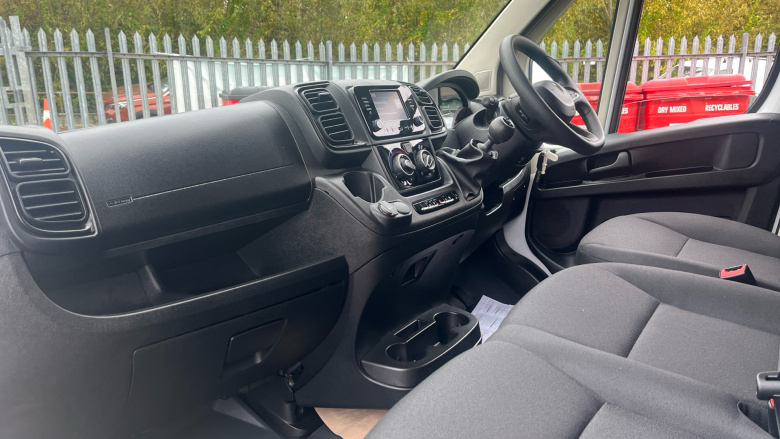 Peugeot Boxer 3500 Heavy L4 Diesel 2.2 BlueHDi 140 H2 Van Professional